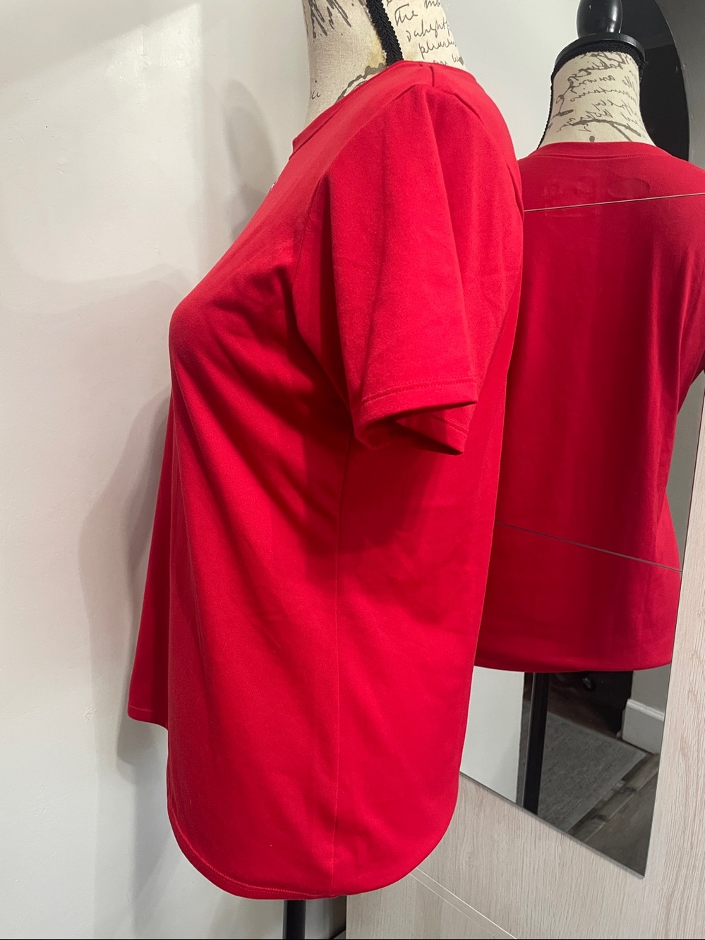 Under Armour Women's Vibrant Red Short Sleeve Tee - Picture 4 of 9
